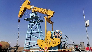 国际油价年内罕见大跌 还会再次冲高吗？